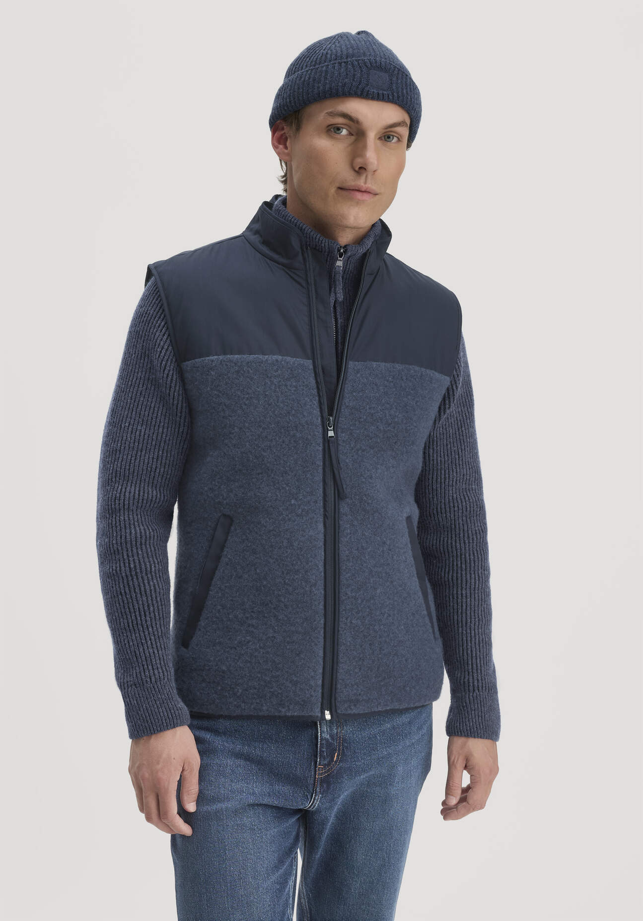 hessnatur Herren Wollfleece Weste Patched Regular aus Bio-Merinowolle - blau - Größe 48