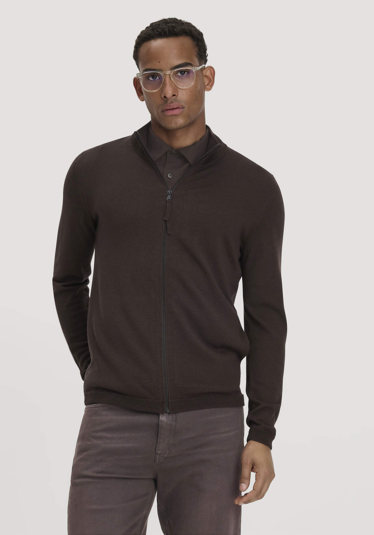 hessnatur Herren Strickjacke Regular aus Bio-Merinowolle - braun GrösseL