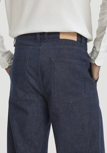 Jeans Relaxed Pleated aus reinem Bio-Denim - 2