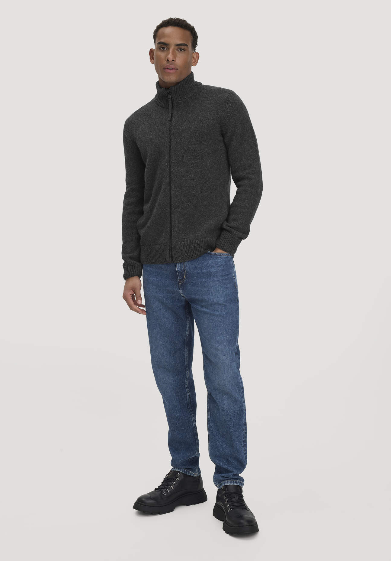 hessnatur Herren Mountain Sneaker aus Nappaleder - schwarz - Größe 43