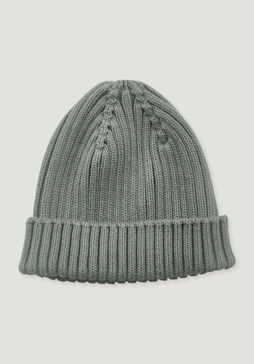 Knitted hat made from pure organic cotton