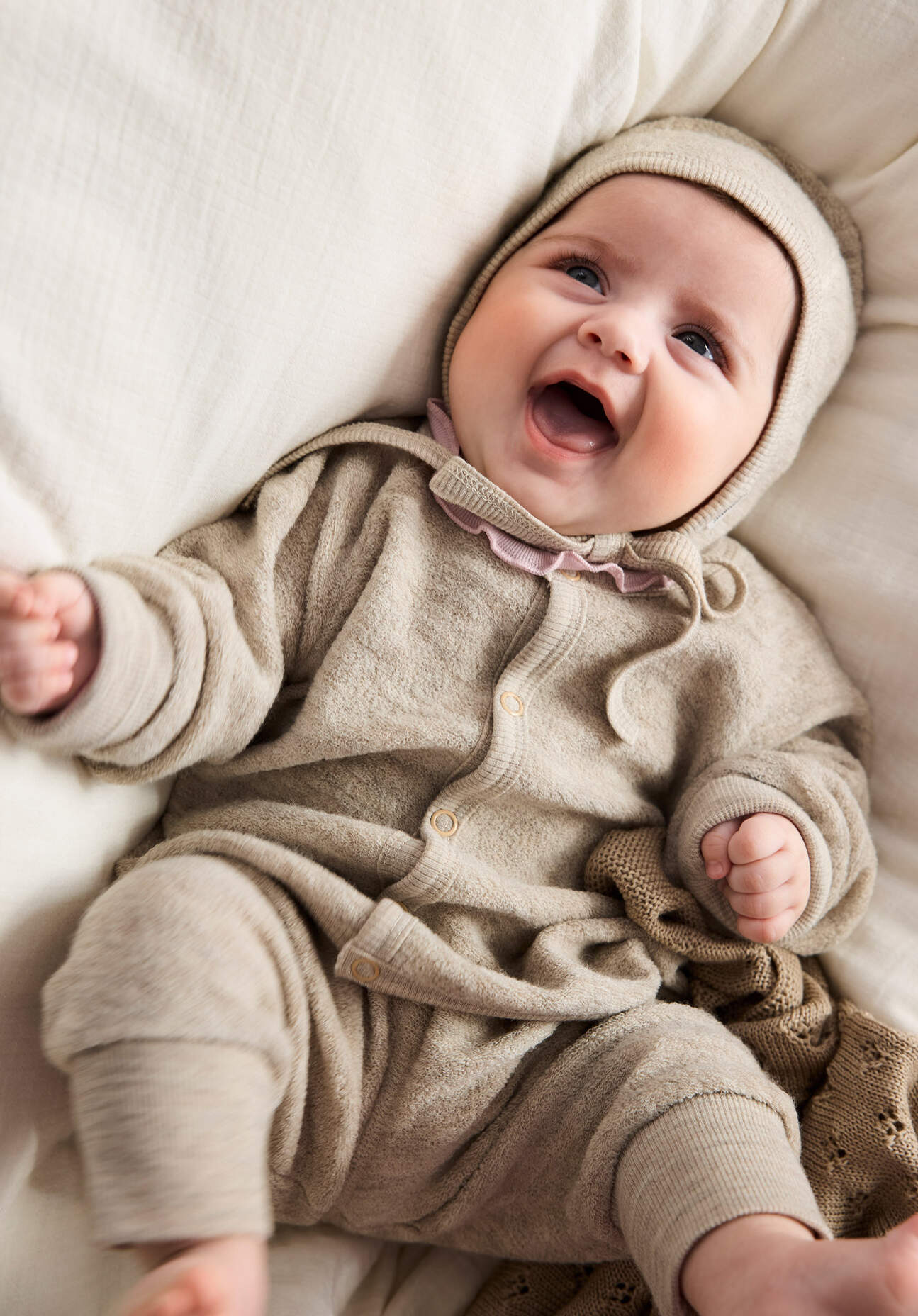 hessnatur Baby Wollfrottee Jacke aus Bio-Merinowolle - beige Grösse74/80