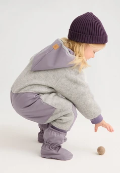 Baby softshell shoes made from organic cotton