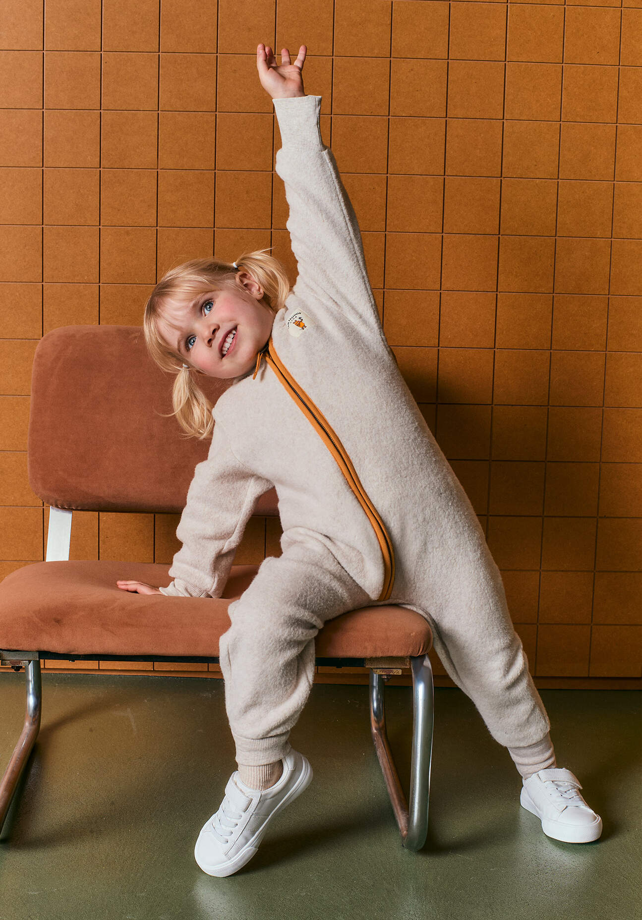 hessnatur Baby Fleece Overall DIE MAUS aus Bio-Baumwolle - beige - Größe 74/80