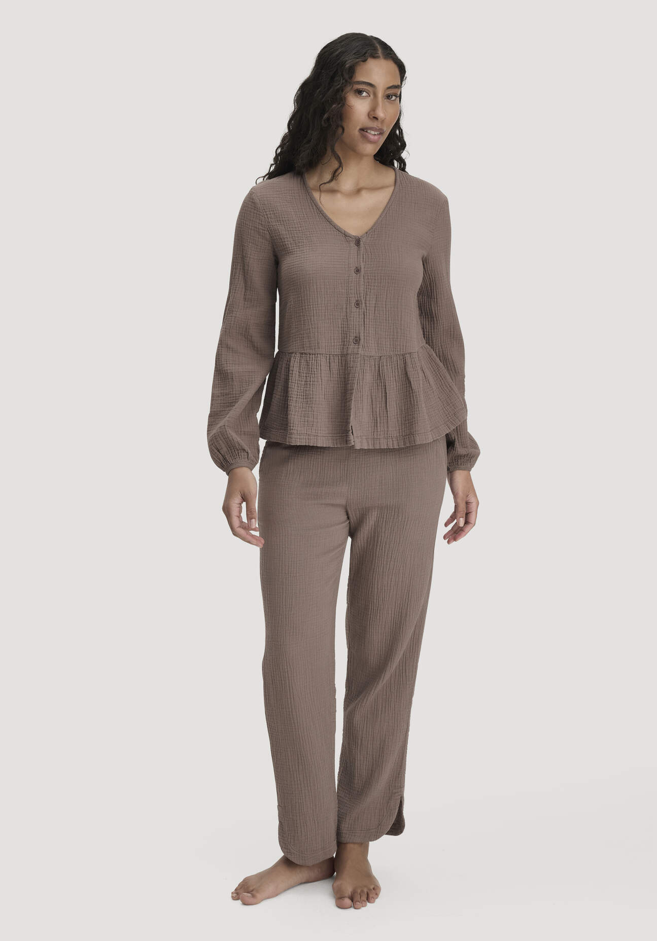 hessnatur Damen Musselin Schlafhose Regular PURE COMFORT aus Bio-Baumwolle - braun Grösse38