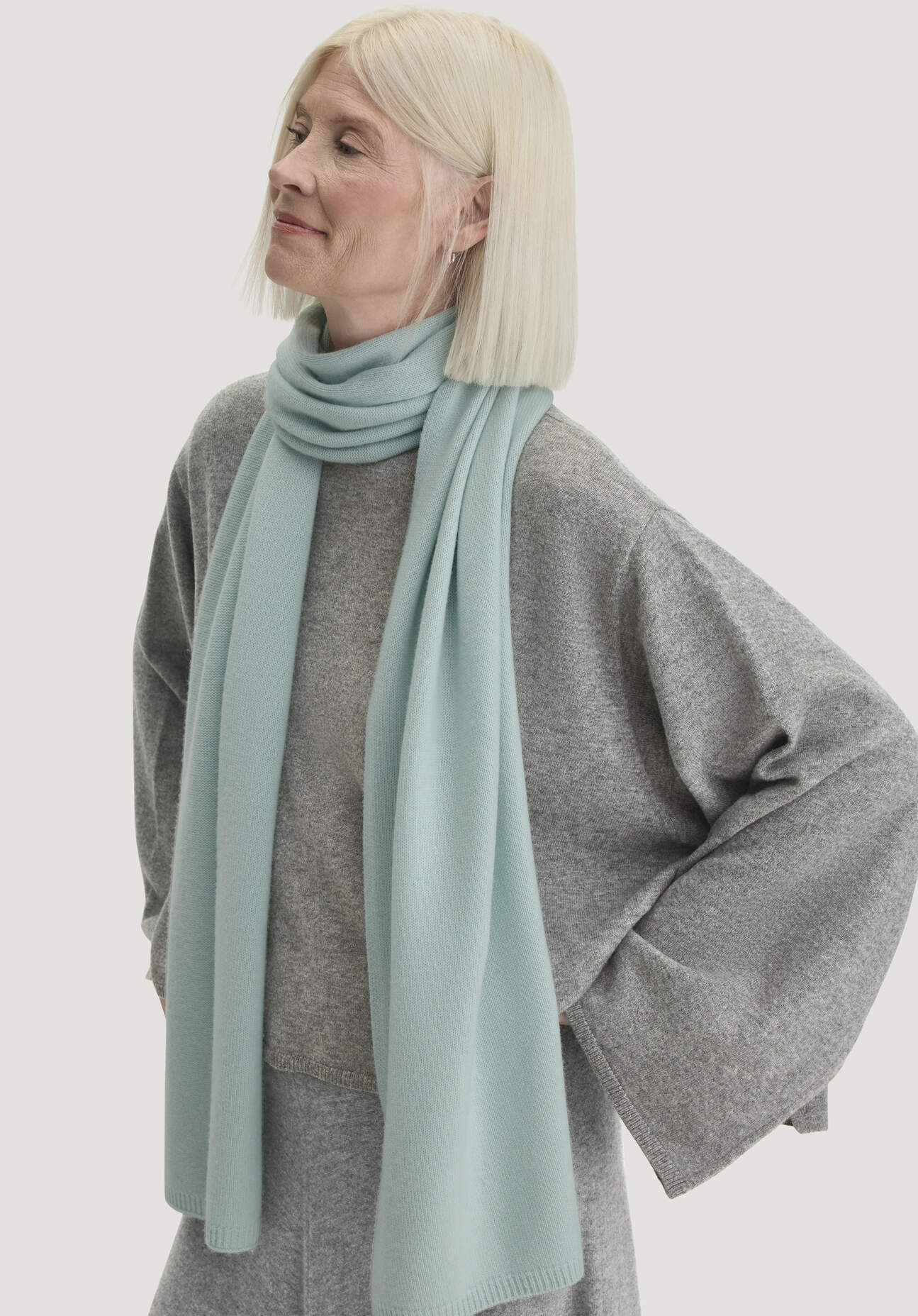 hessnatur Damen Strick Schal aus Bio-Merinowolle mit Cashmere - grün - Größe 35x208 cm