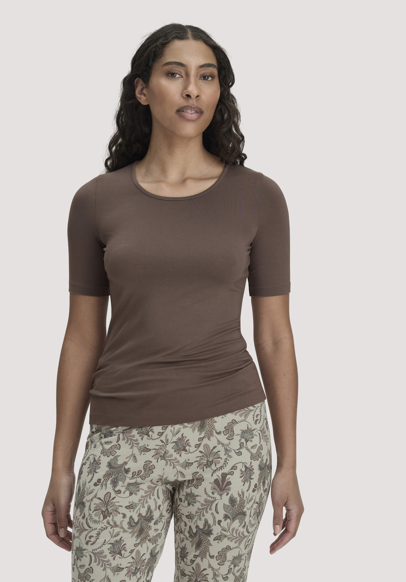 hessnatur Damen T-Shirt PURE FLOW aus TENCEL™ Modal - braun Grösse46
