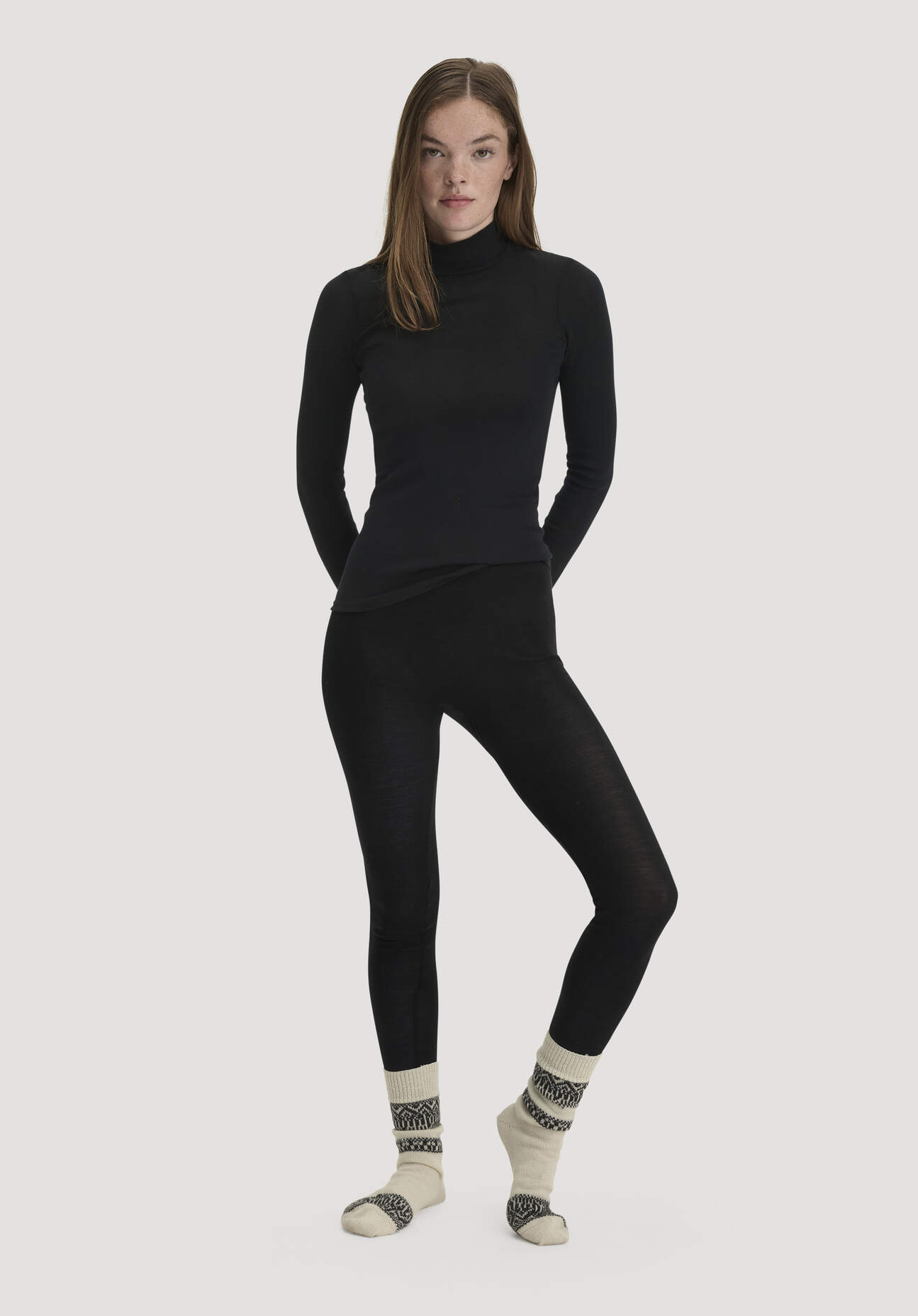 hessnatur Damen Leggings Regular Cut PURE FUNCTION aus Bio-Merinowolle mit Seide - schwarz - Größe 46