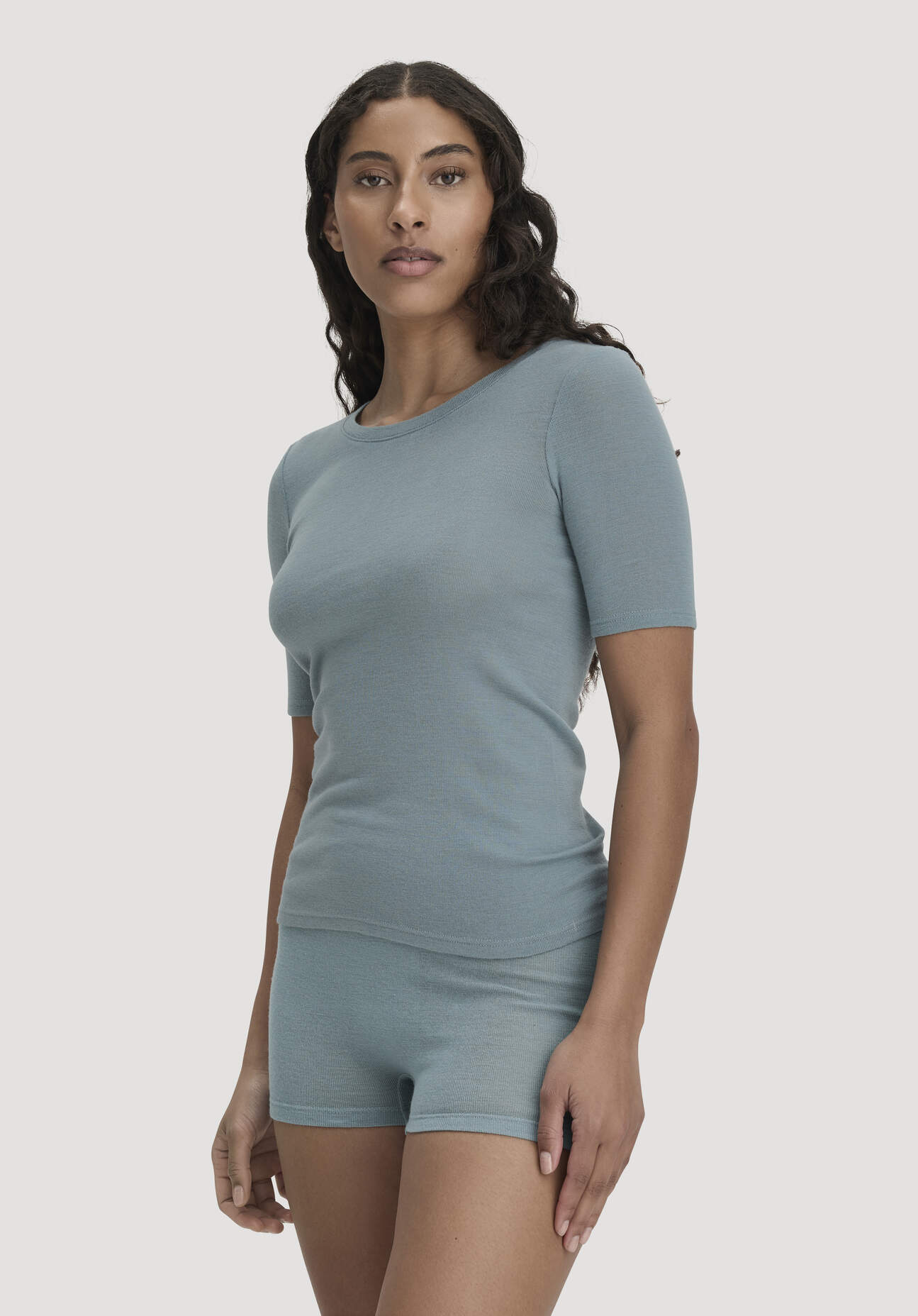 hessnatur Damen T-Shirt PURE FUNCTION aus Bio-Merinowolle mit Seide - blau - Größe 46