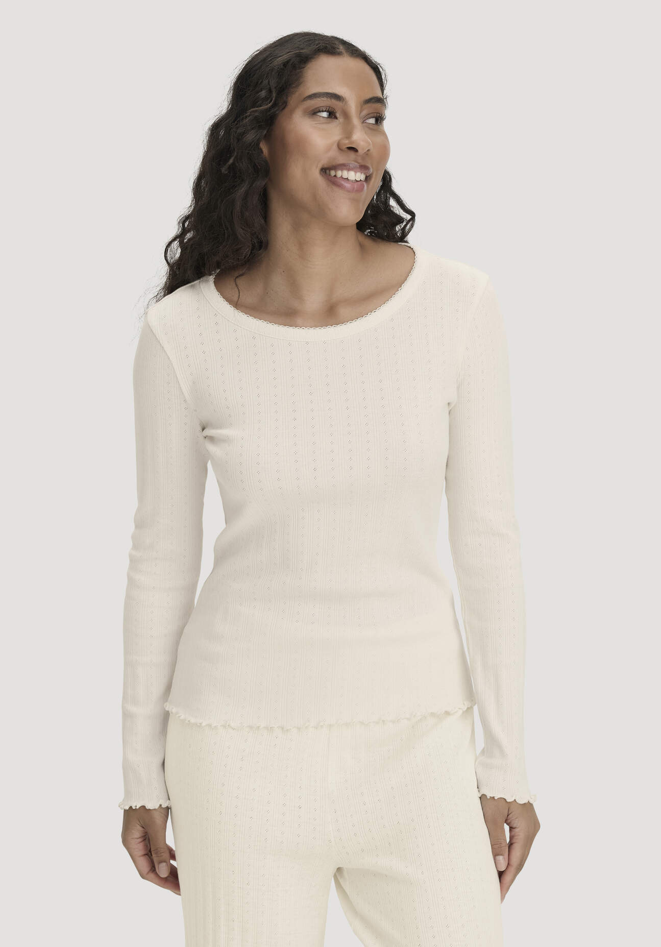 hessnatur Damen Pointelle Schlafshirt PURE COTTON aus Bio-Baumwolle - naturfarben Grösse44