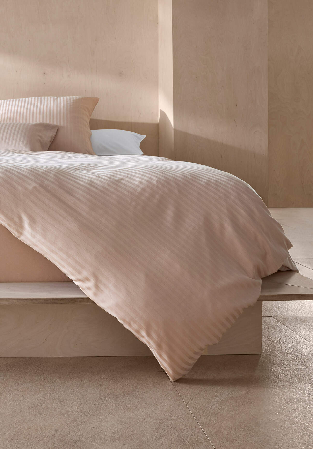 hessnatur Bettwäsche Set SILKY TOUCH aus TENCEL™ Lyocell und Bio-Baumwolle - rosa Grösse135x200 / 40x80 cm