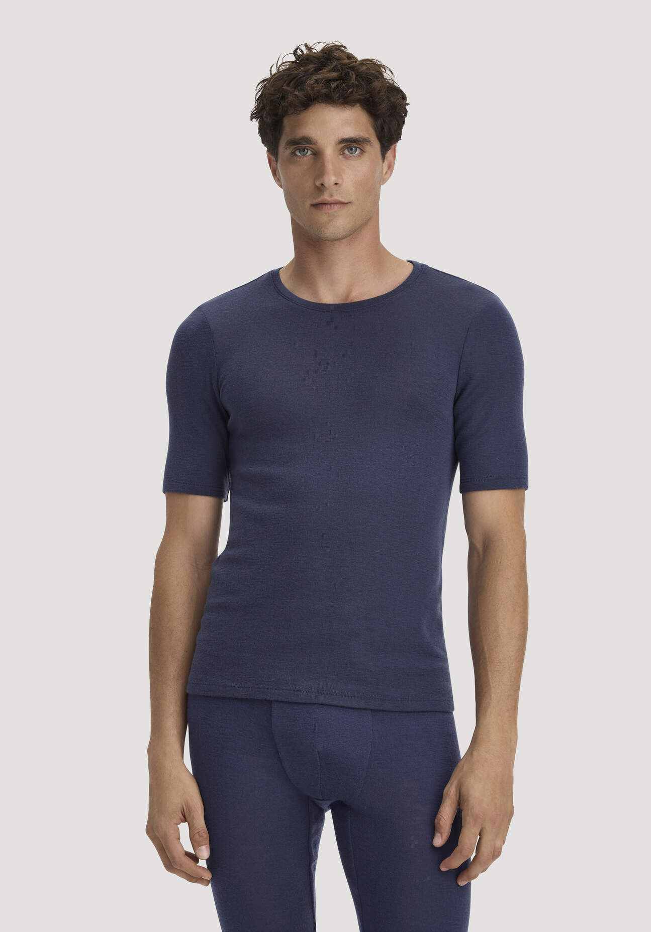 hessnatur Herren T-Shirt PURE FUNCTION aus Bio-Merinowolle und Seide - blau GrösseS