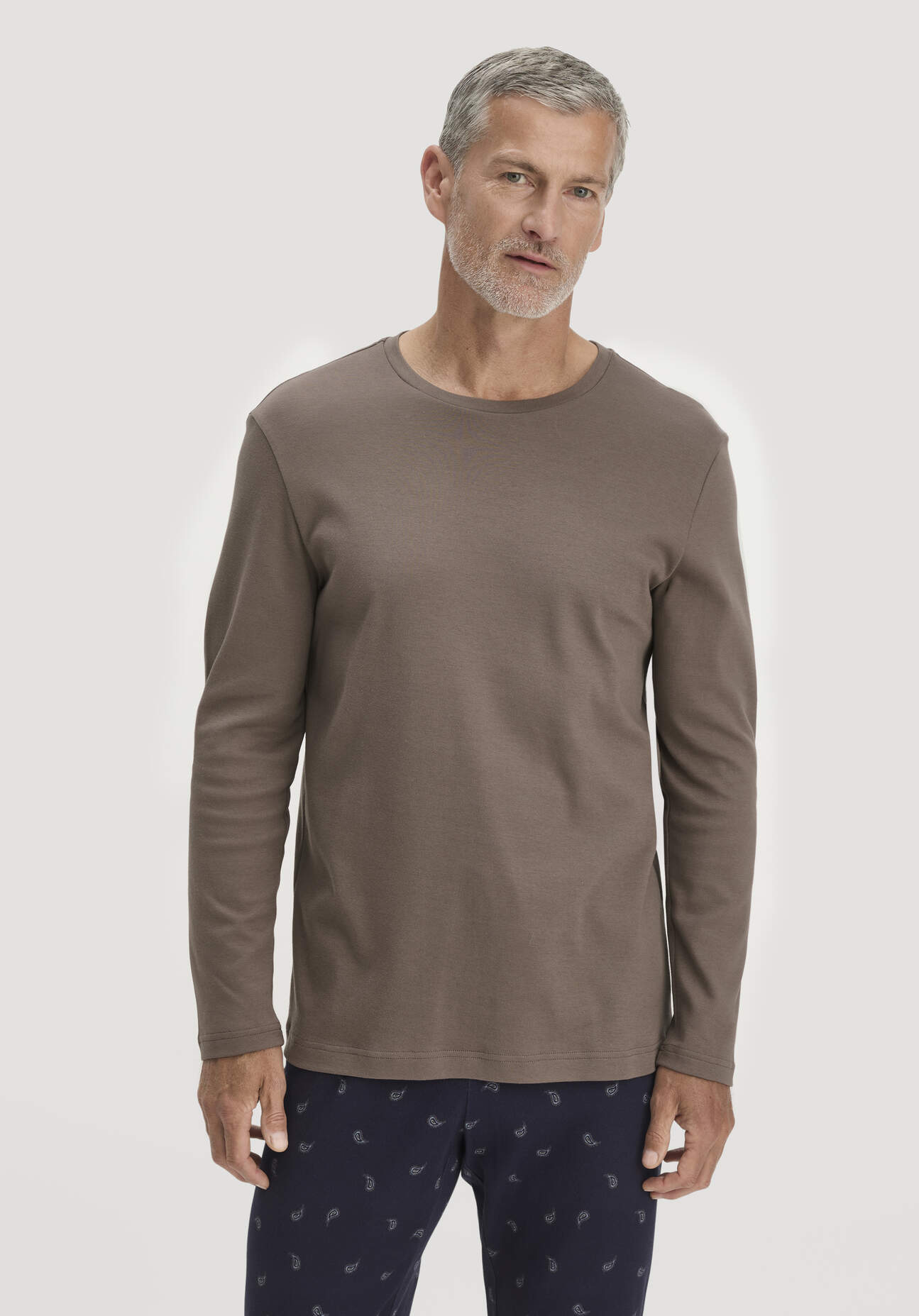 hessnatur Herren Schlafshirt PURE COTTON aus Bio-Baumwolle - braun GrösseL