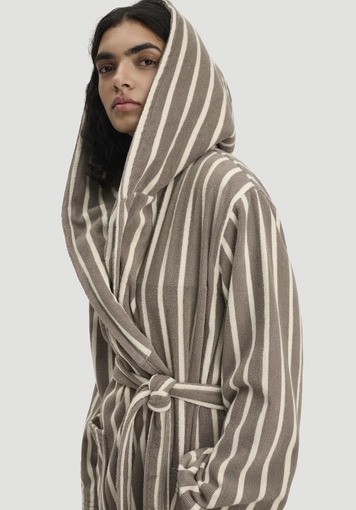 Long bathrobe with relaxed stripes, made from pure organic cotton - 2