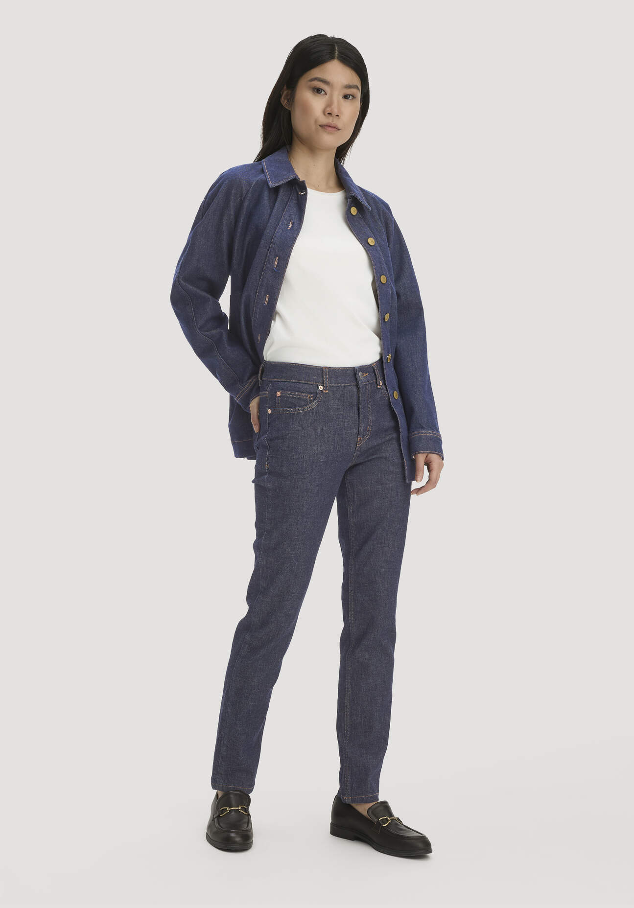 hessnatur Damen Jeans LEA Slim aus Bio-Baumwolle mit recycelter Baumwolle - blau Grösse29/32