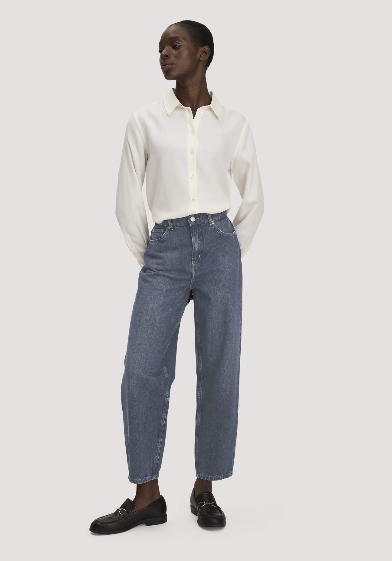 hessnatur Damen Jeans NINA Tapered Fit aus Bio-Baumwolle mit recycelter Baumwolle - blau - Größe 27/32