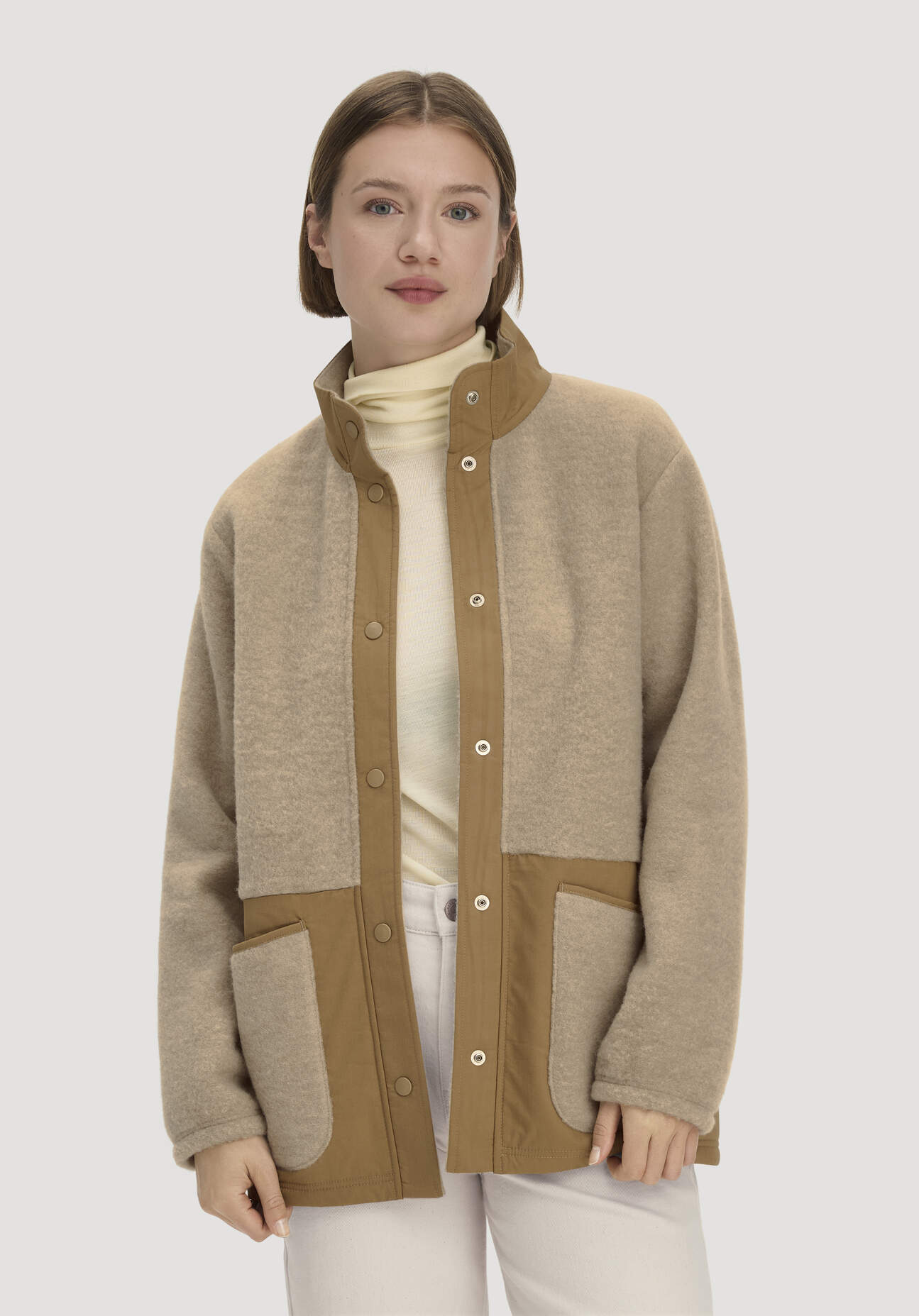 hessnatur Damen Wolfleece Jacke Patch Relaxed aus Bio-Merinowolle - beige - Größe S