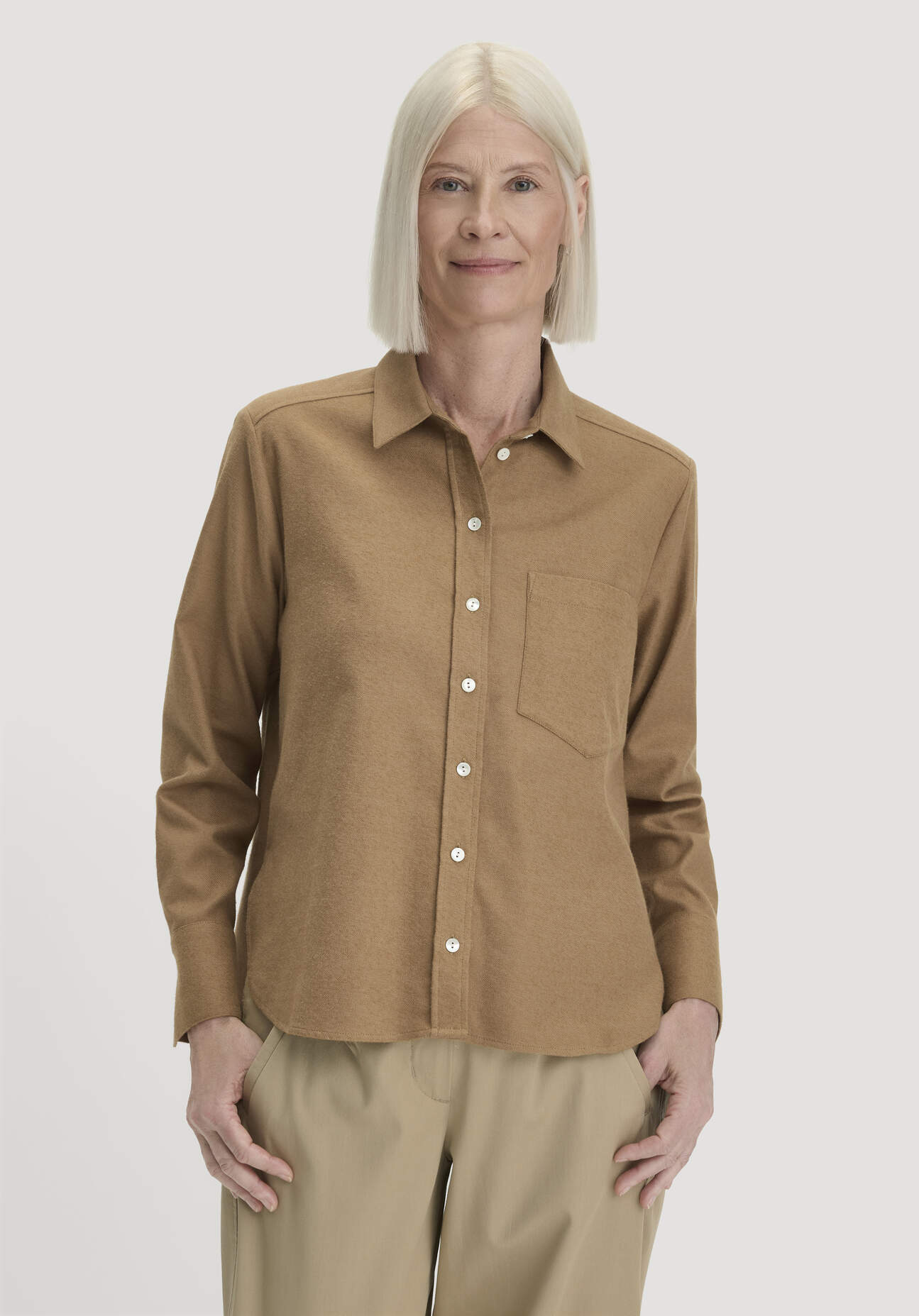 hessnatur Damen Flanell Bluse Relaxed aus Bio-Baumwolle mit TENCEL™ Lyocell - braun Grösse42