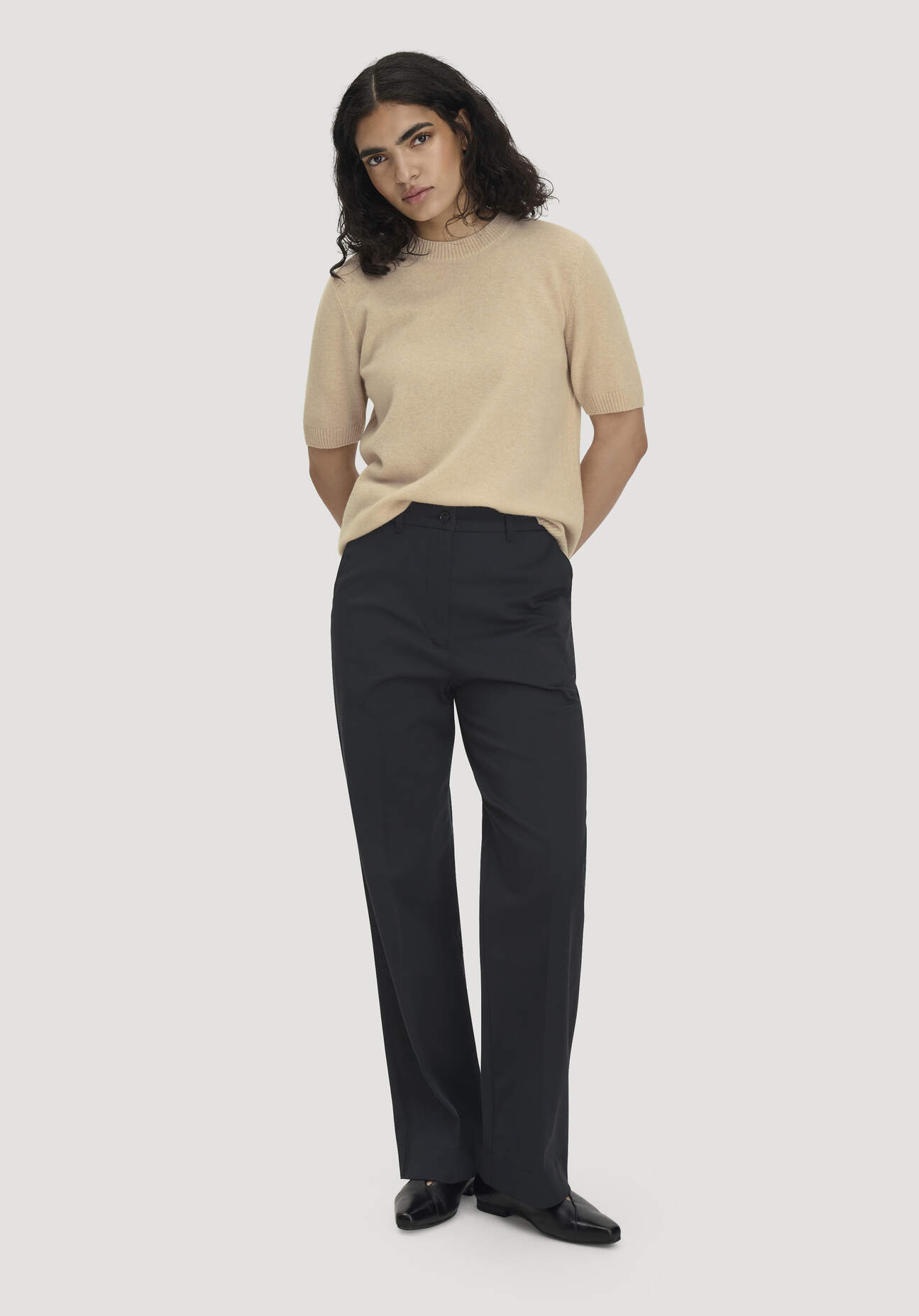 hessnatur Damen Hose Straight Leg Relaxed aus TENCEL™ Lyocell mit Bio-Baumwolle - schwarz Grösse44