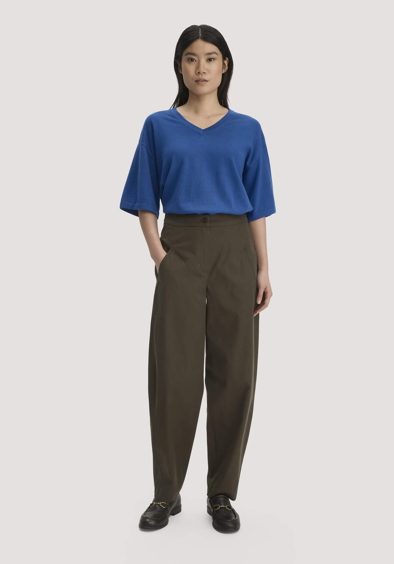 hessnatur Damen Barrel-Leg Hose Relaxed aus TENCEL™ Lyocell mit Bio-Baumwolle - grün Grösse42