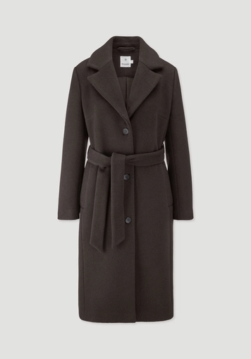 Regular-length wool coat with lapels, made from recycled wool Regular-length wool coat with lapels, made from recycled wool