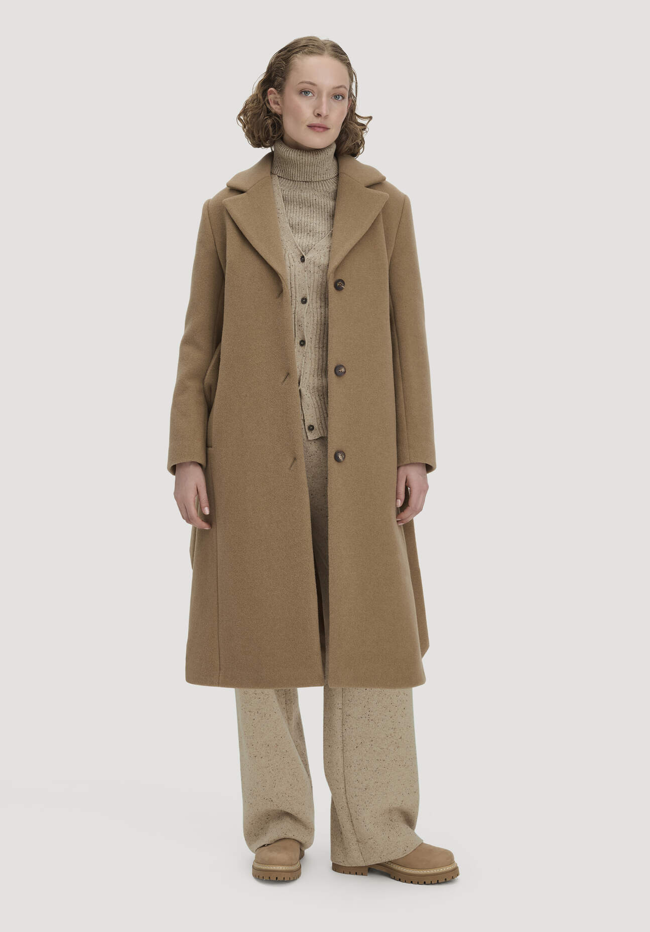 hessnatur Damen Wollmantel mit Revers Regular aus recycelter Wolle - braun - Größe 42