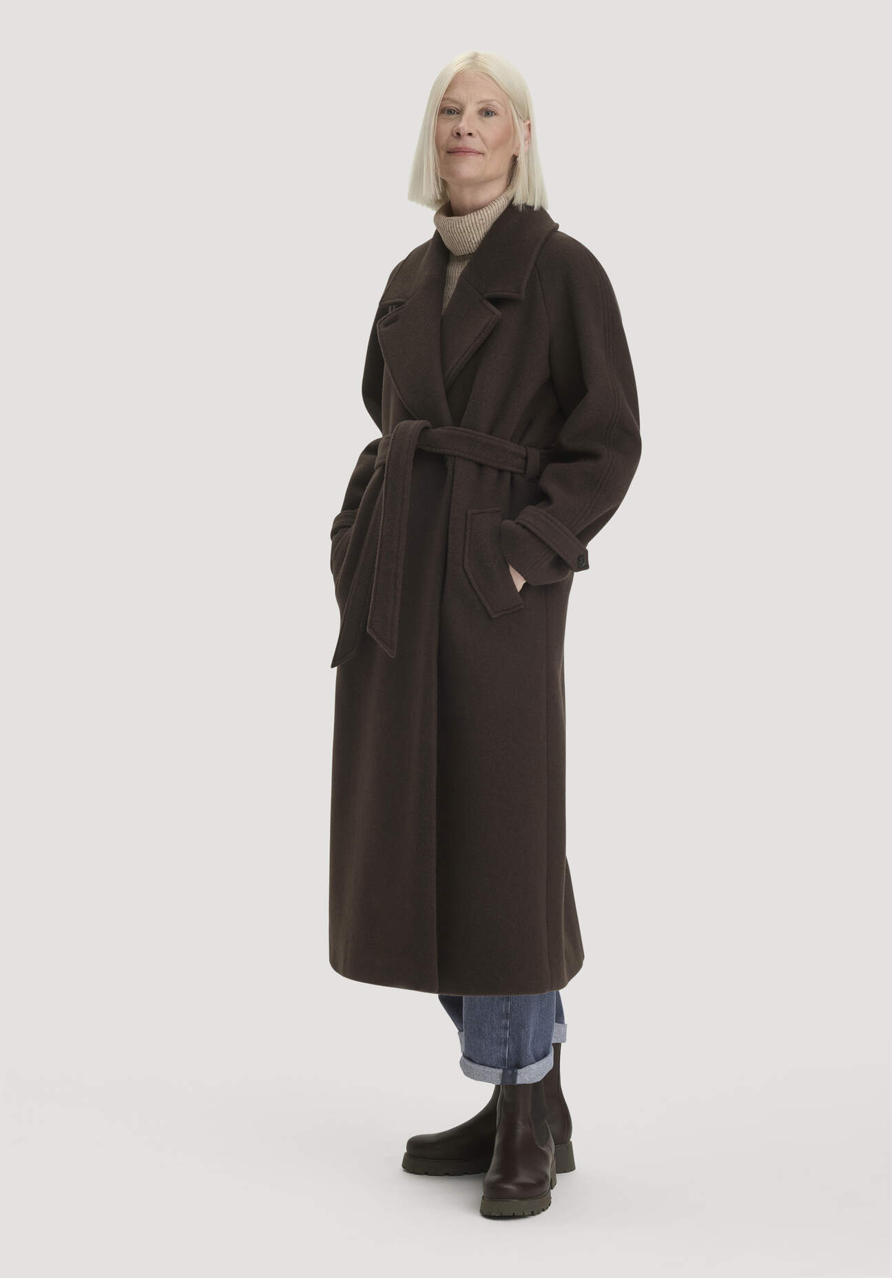 hessnatur Damen Wollmantel mit Revers Relaxed aus recycelter Wolle - braun Grösse36