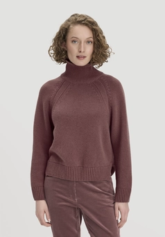 Relaxed knit sweater made from organic merino wool with organic cotton