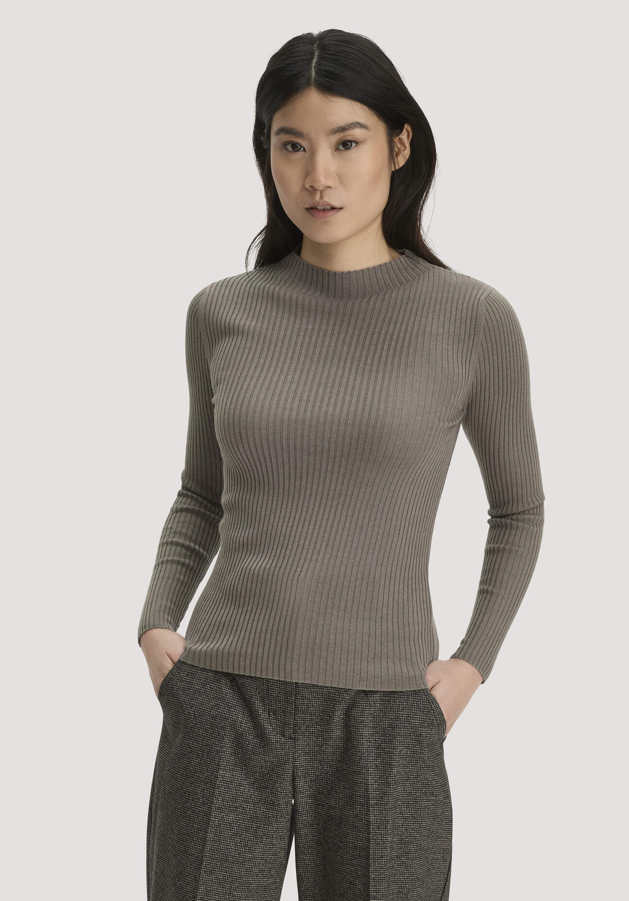 hessnatur Damen Strick Pullover Fitted aus TENCEL™ Lyocell mit Bio-Baumwolle - grün GrösseL