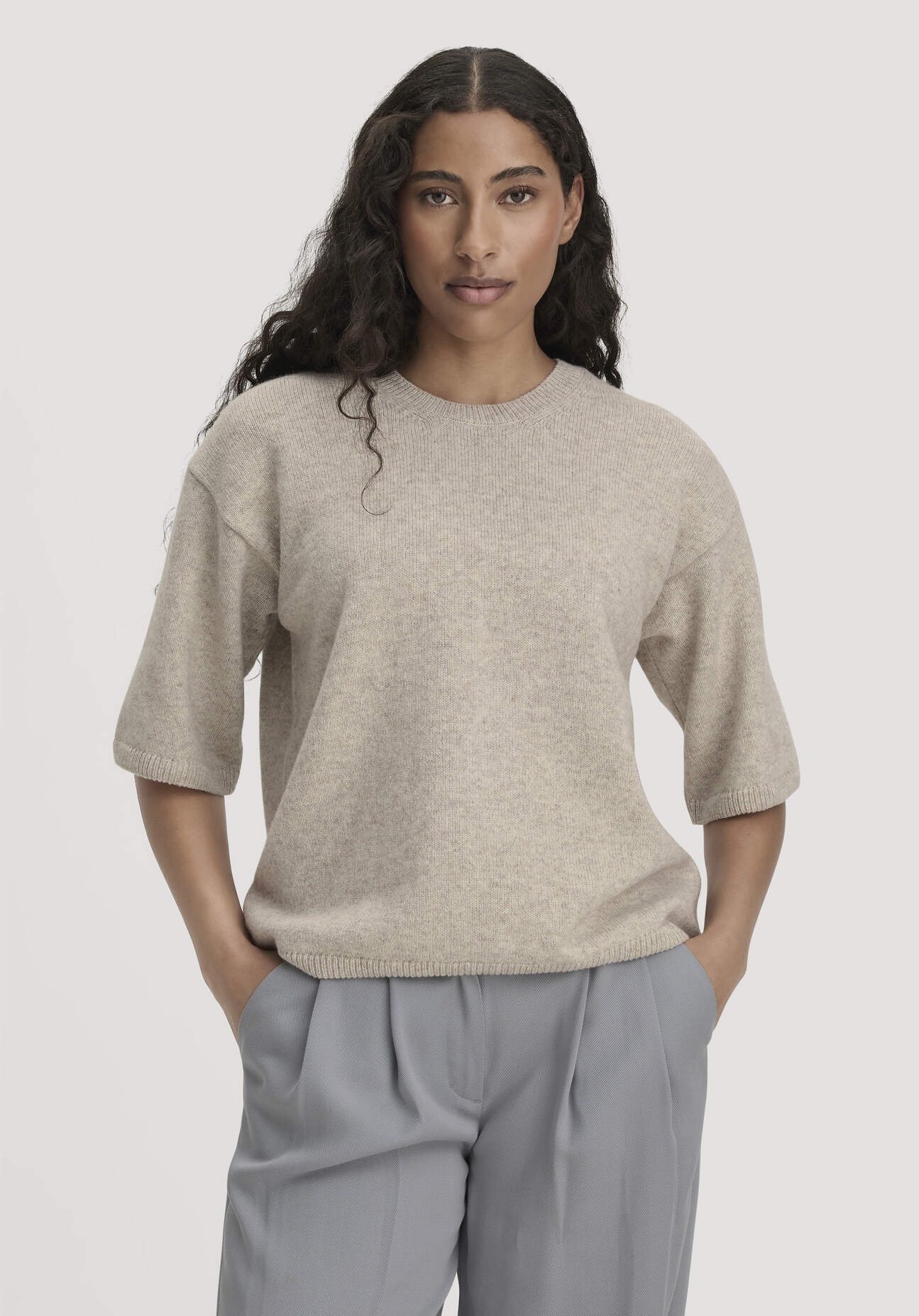 hessnatur Damen Strick Pullover Oversize aus Bio-Merinowolle mit Bio-Baumwolle - beige GrösseL