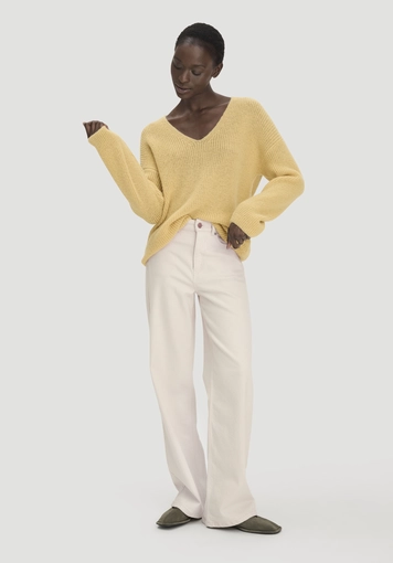 Relaxed knitted sweater made from pure alpaca - 1