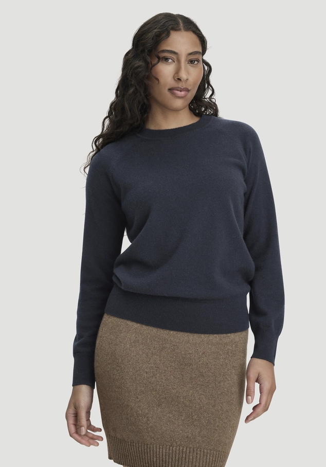 Relaxed BETTER RECYCLING pullover made from cashmere with recycled content