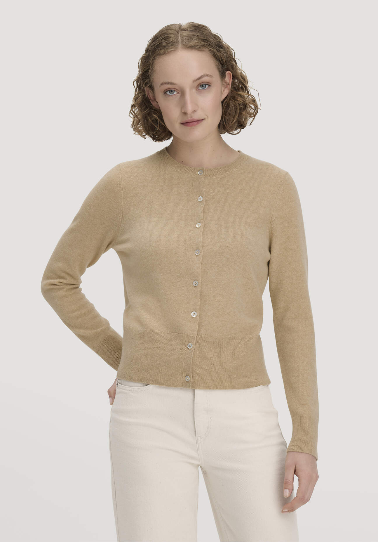 hessnatur Damen Strick Jacke Regular BETTER RECYCLING aus Cashmere - beige GrösseXS
