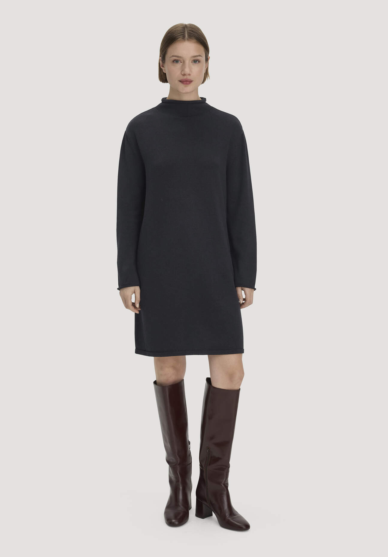 hessnatur Damen Strickkleid Relaxed aus TENCEL™ Lyocell mit Bio-Baumwolle - schwarz GrösseL