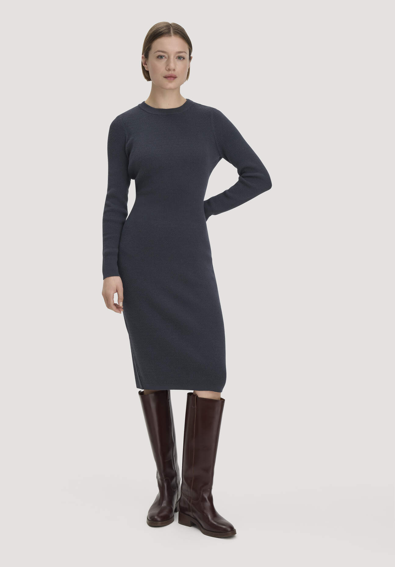 hessnatur Damen Strick Kleid Regular aus Bio-Baumwolle mit Bio-Merinowolle - blau GrösseXXL