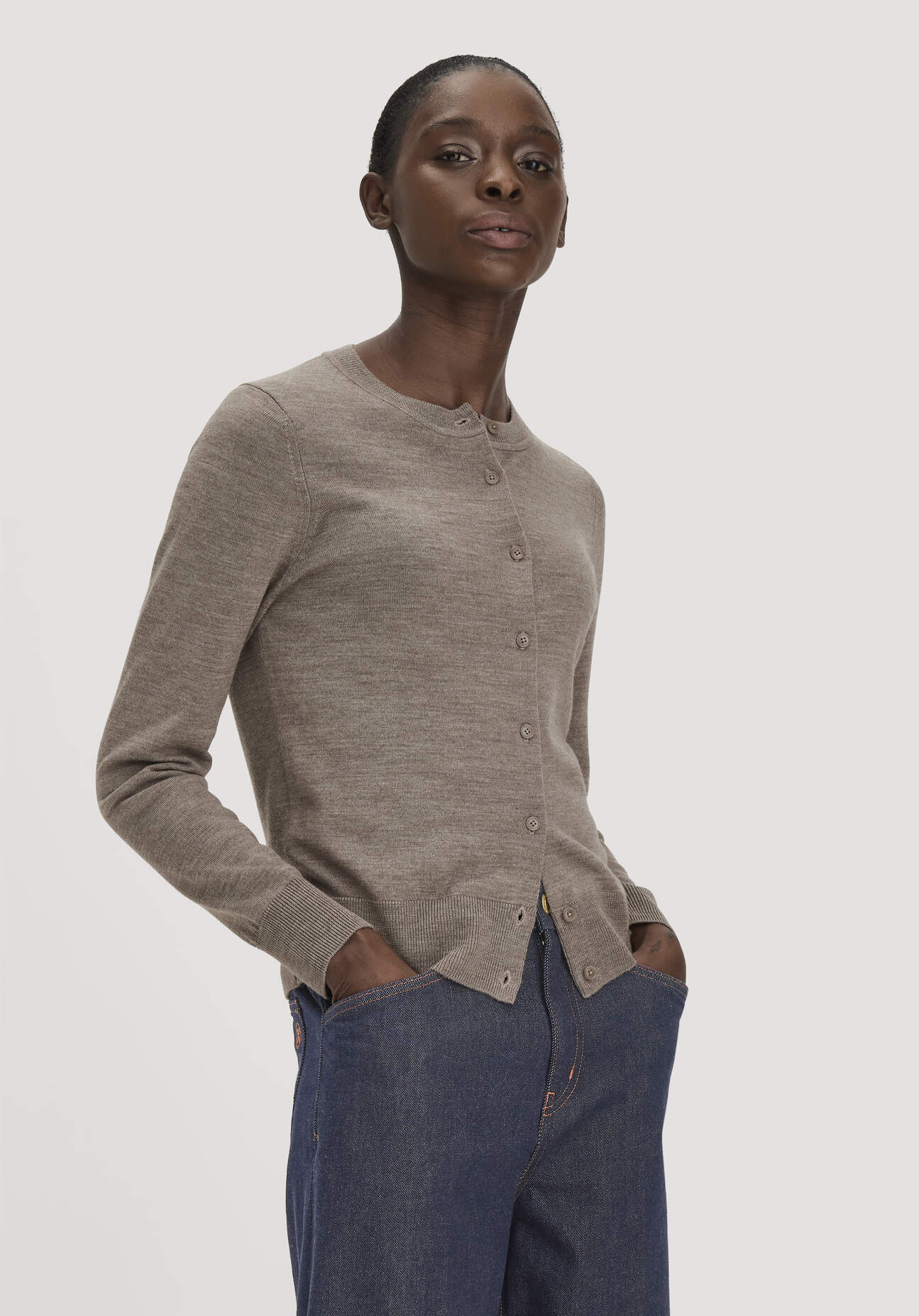 hessnatur Damen Strickjacke Regular aus Bio-Merinowolle - lila GrösseXS