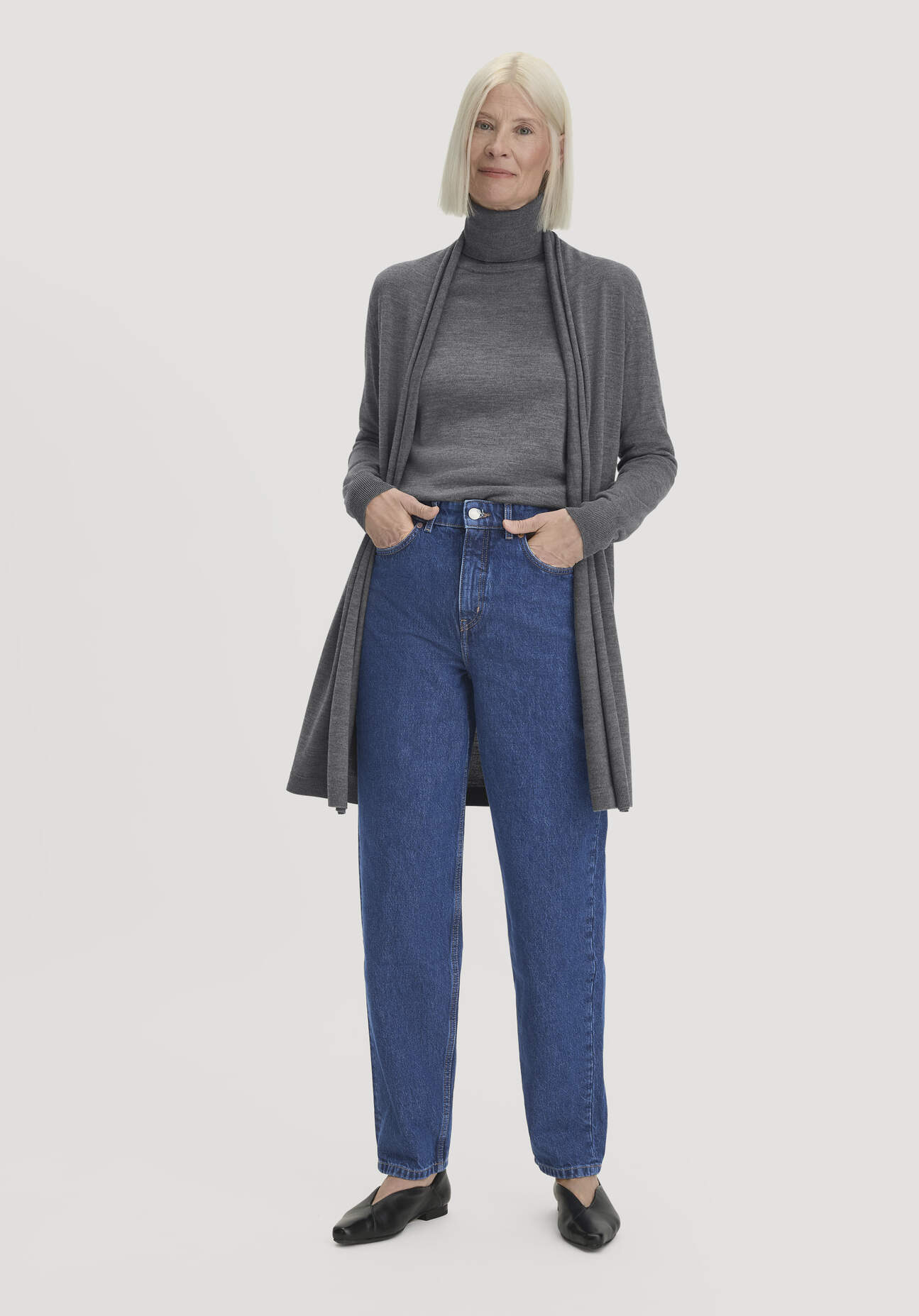 hessnatur Damen Strickjacke Regular aus Bio-Merinowolle - grau GrösseL