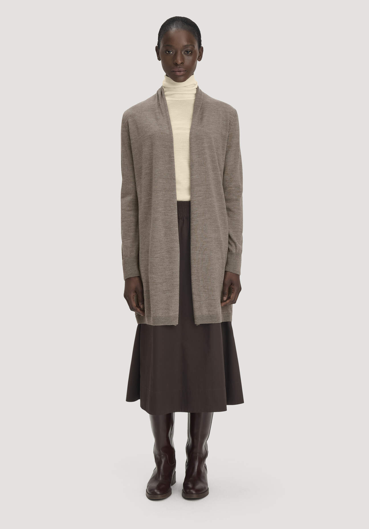 hessnatur Damen Strickjacke Regular aus Bio-Merinowolle - lila GrösseL