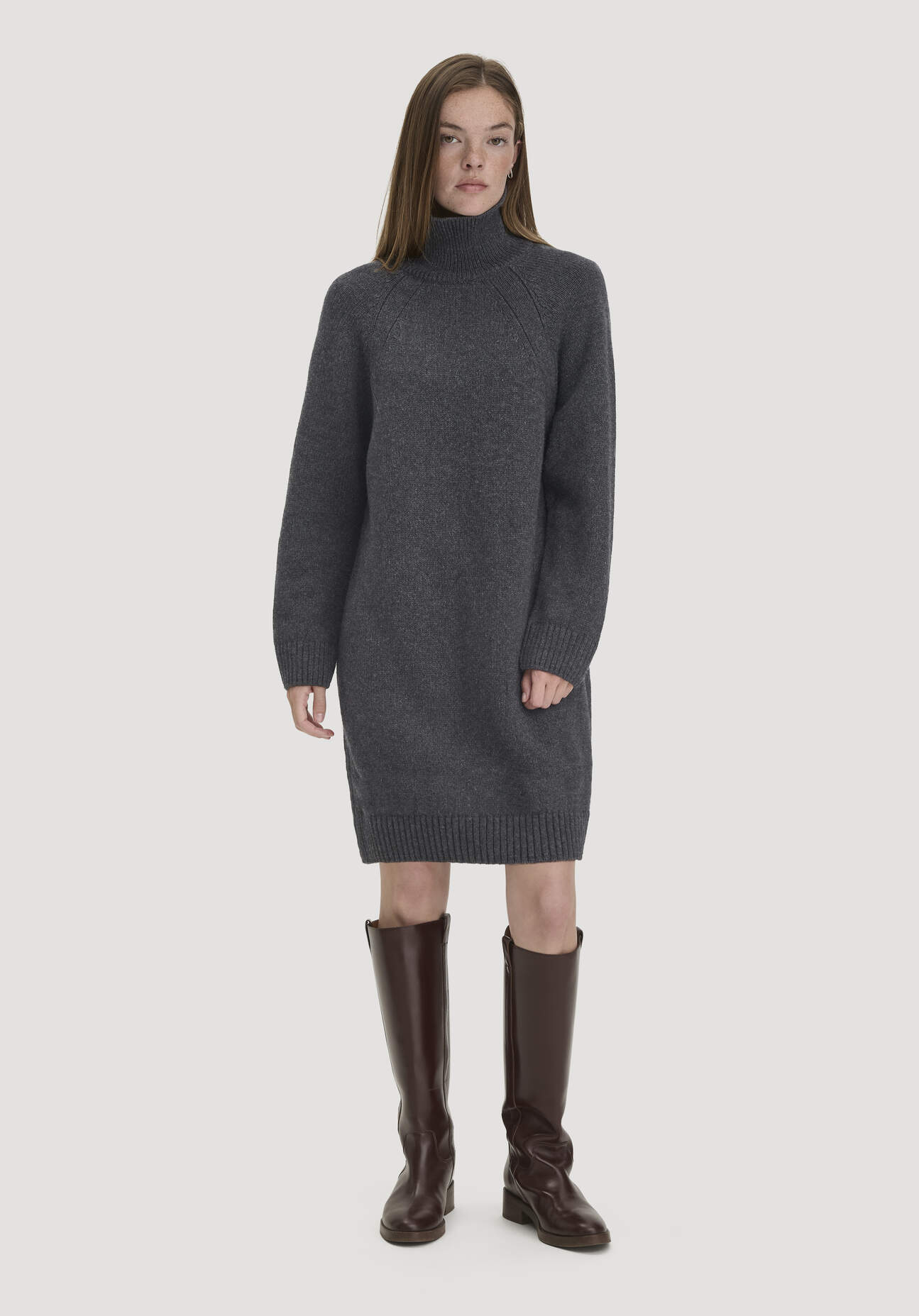 hessnatur Damen Strickkleid Relaxed aus Bio-Merinowolle mit Bio-Baumwolle - grau - Größe M