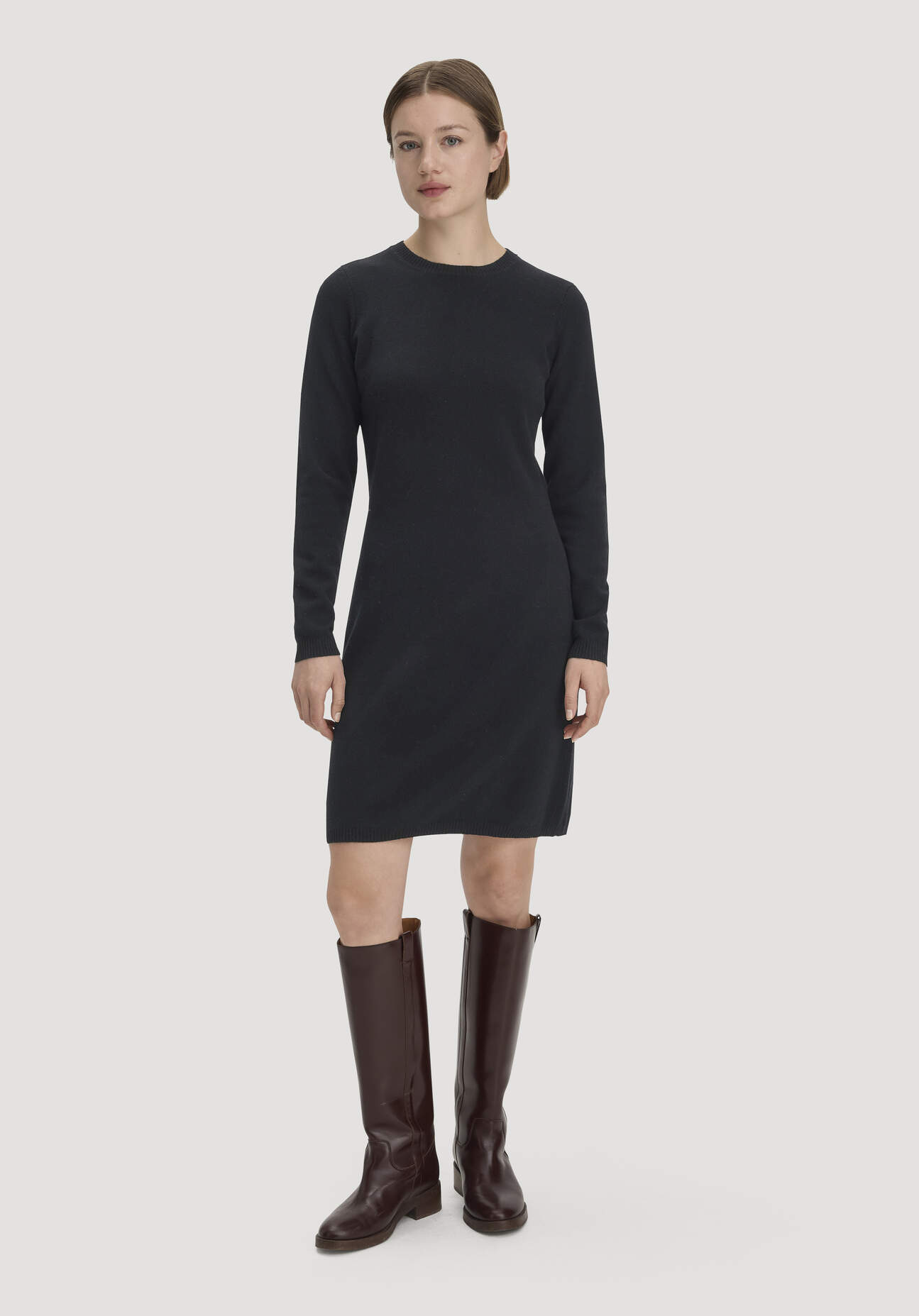 hessnatur Damen Strickkleid Regular aus Bio-Schurwolle mit Cashmere - schwarz GrösseXL