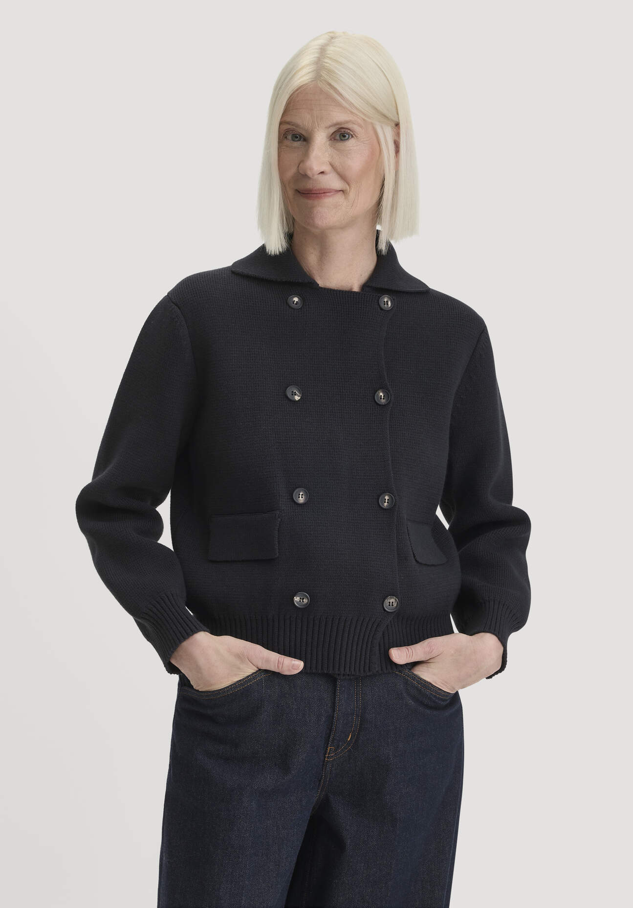hessnatur Damen Strickjacke Relaxed aus Bio-Baumwolle mit Schurwolle - schwarz - Größe XXL
