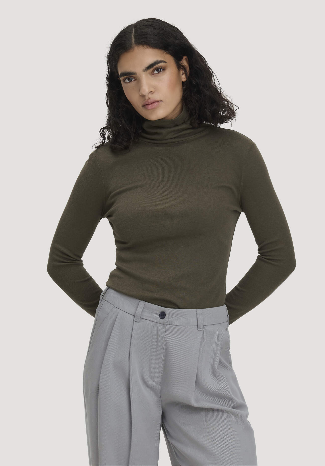 hessnatur Damen Softrib Longsleeve Fitted aus Bio-Baumwolle und TENCEL™ Modal - grün Grösse34