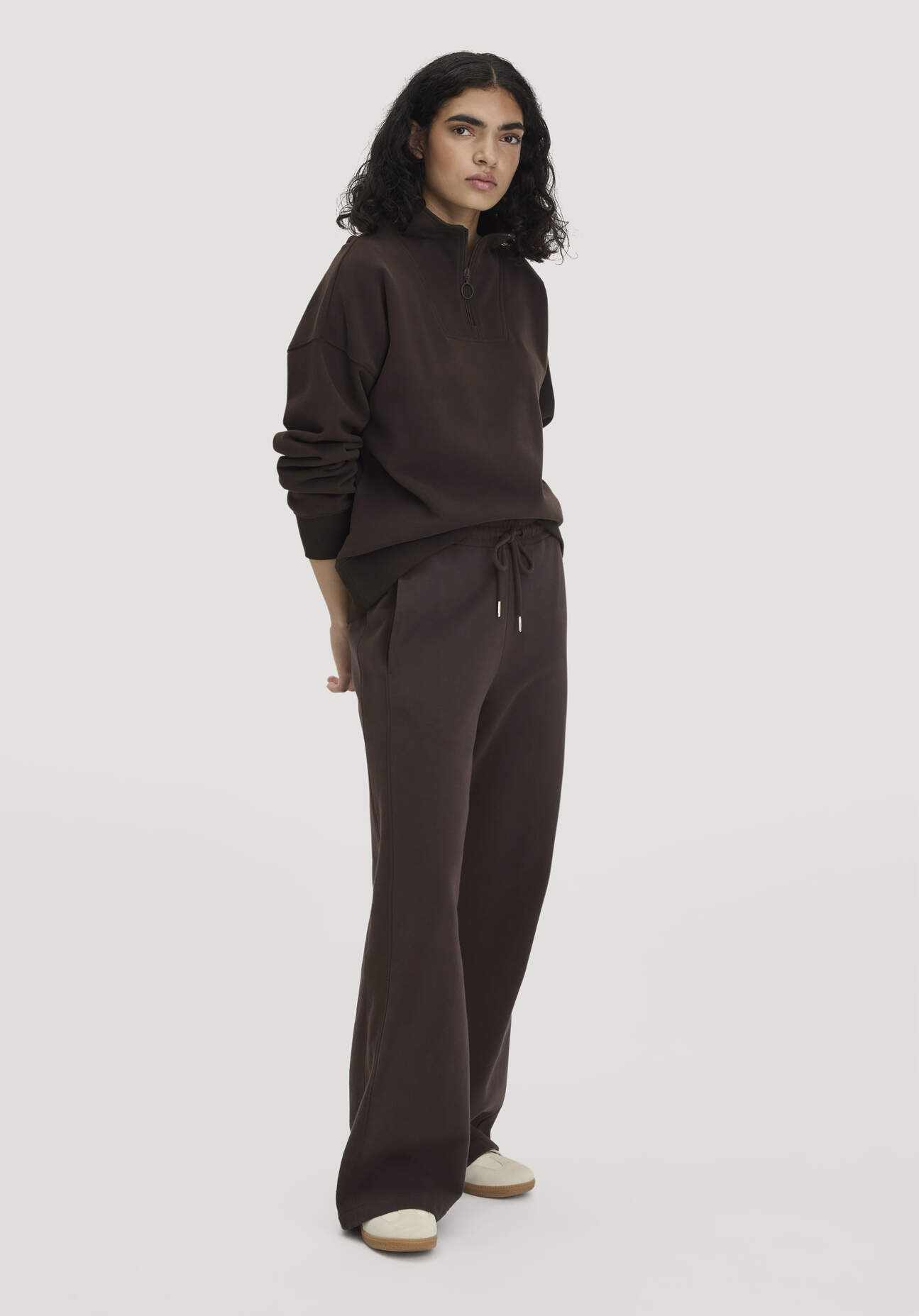 hessnatur Damen Sweathose Wide Leg Relaxed aus Bio-Baumwolle mit Recycling-Baumwolle - braun GrösseL