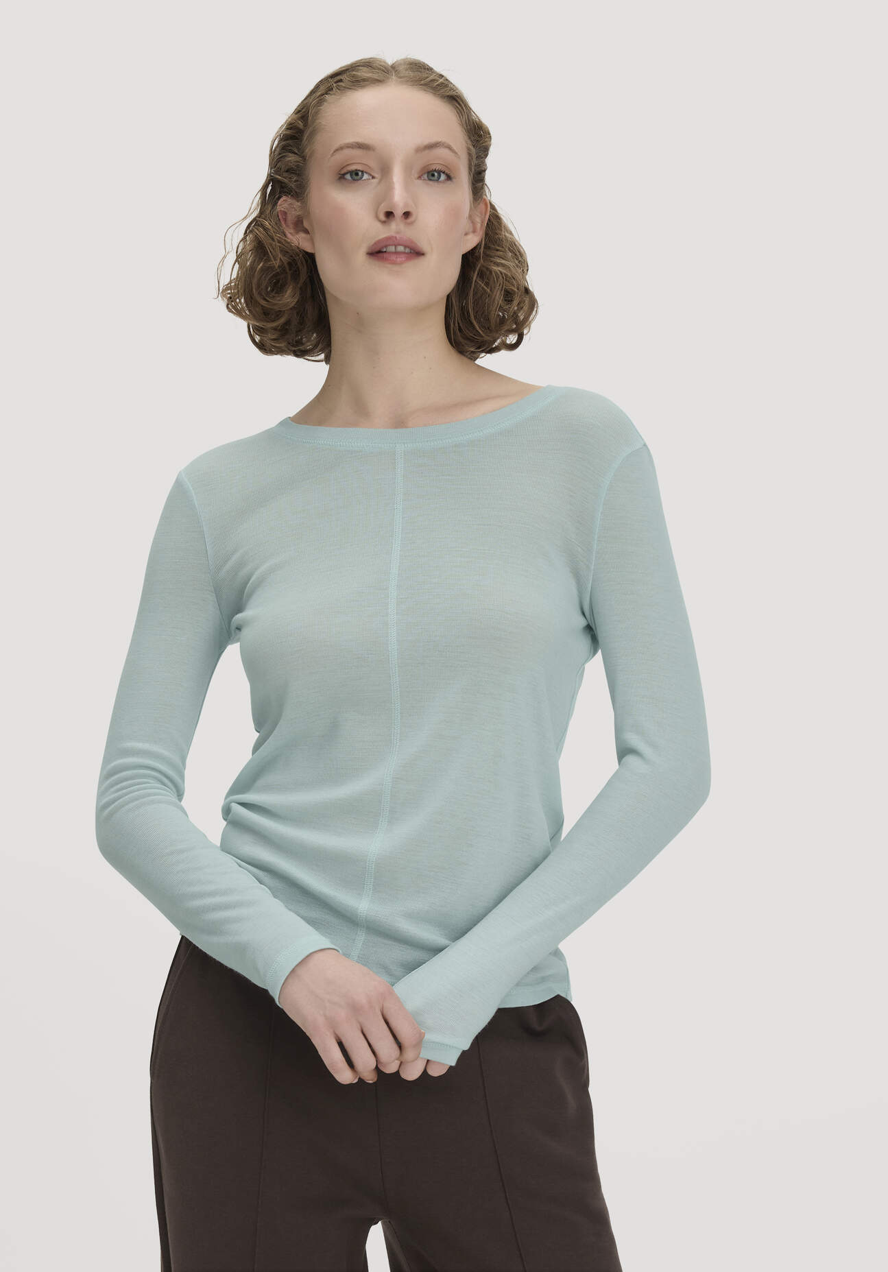 hessnatur Damen Longsleeve Slim aus Bio-Schurwolle und TENCEL™ Lyocell - grün - Größe 34