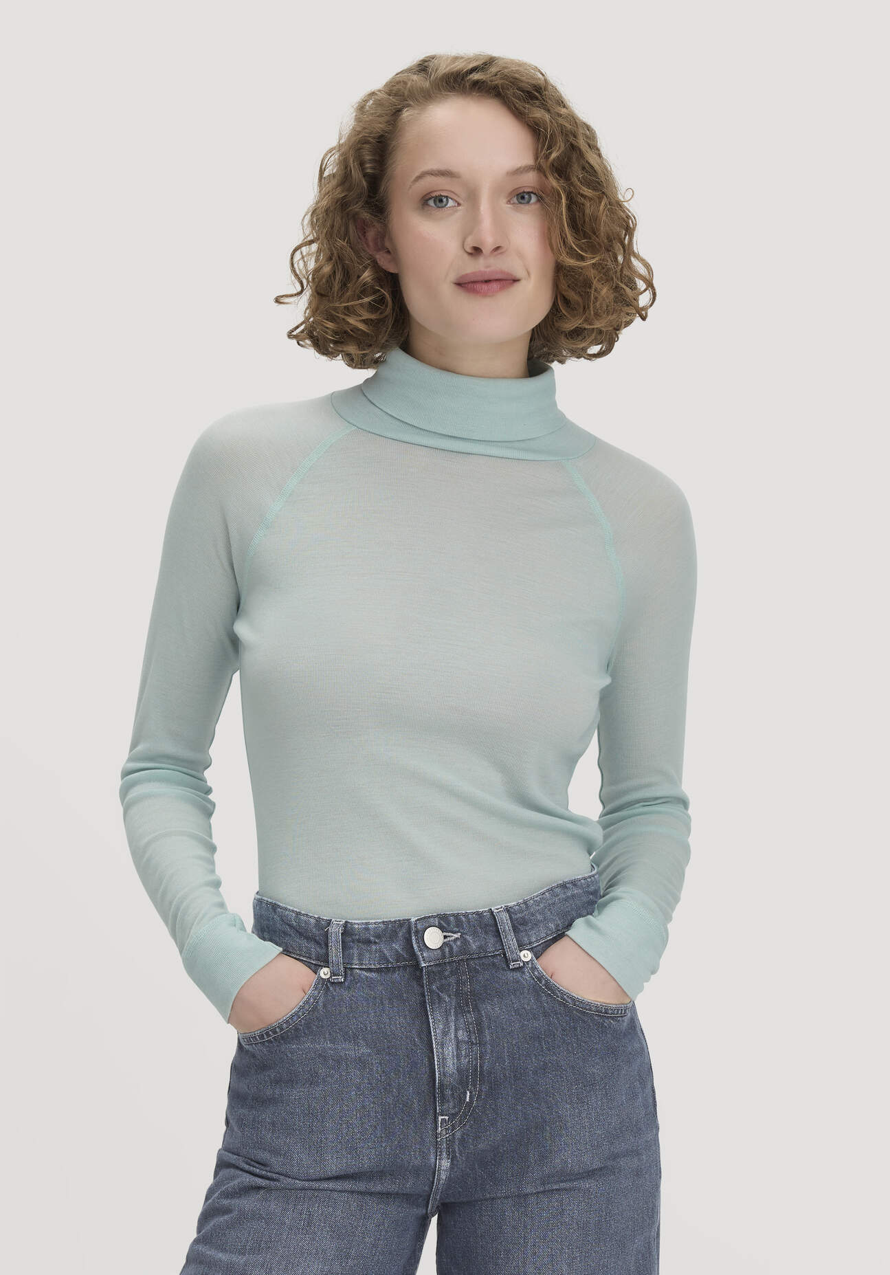 hessnatur Damen Longsleeve Slim aus Bio-Merinowolle und TENCEL™ Lyocell - grün - Größe 36