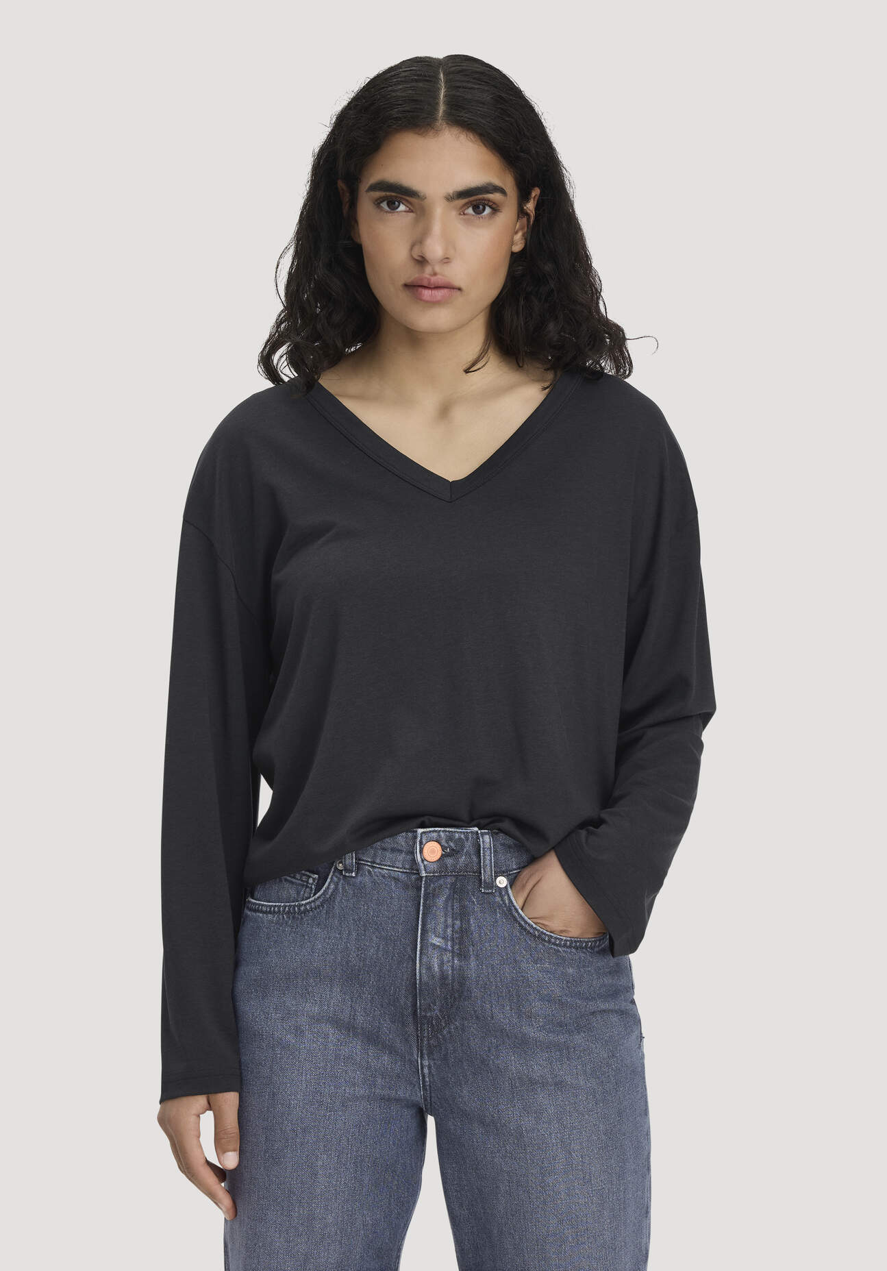 hessnatur Damen Longsleeve Oversize aus TENCEL™ Lyocell und Bio-Baumwolle - schwarz GrösseM