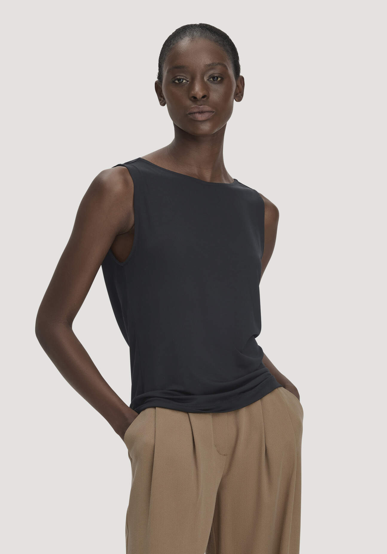 hessnatur Damen Jersey Top Relaxed aus TENCEL™ Lyocell - schwarz Grösse36