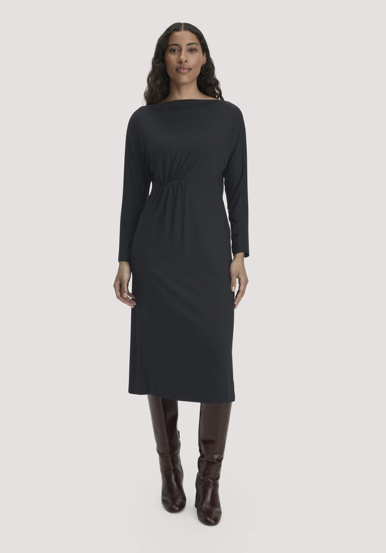 hessnatur Damen Kleid Regular aus TENCEL™ Lyocell - schwarz Grösse40