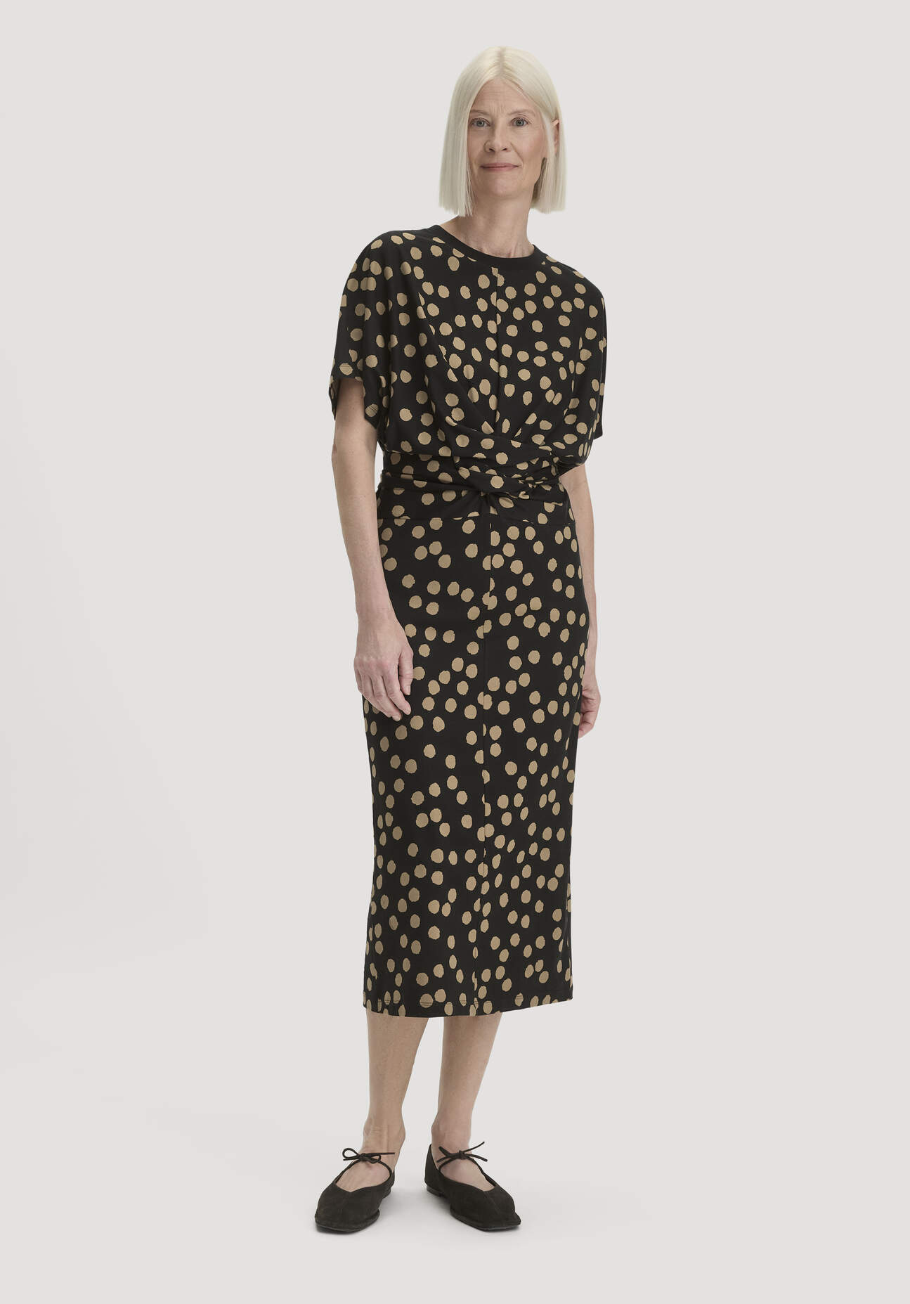 hessnatur Damen Jersey Kleid Midi Oversize aus Bio-Baumwolle - schwarz Grösse40